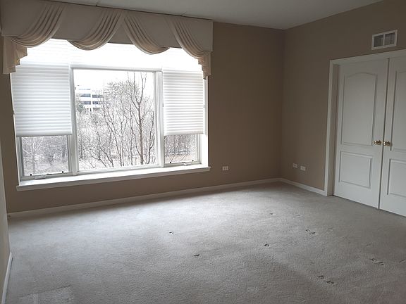 2nd image of 845 E 22nd St #B-207