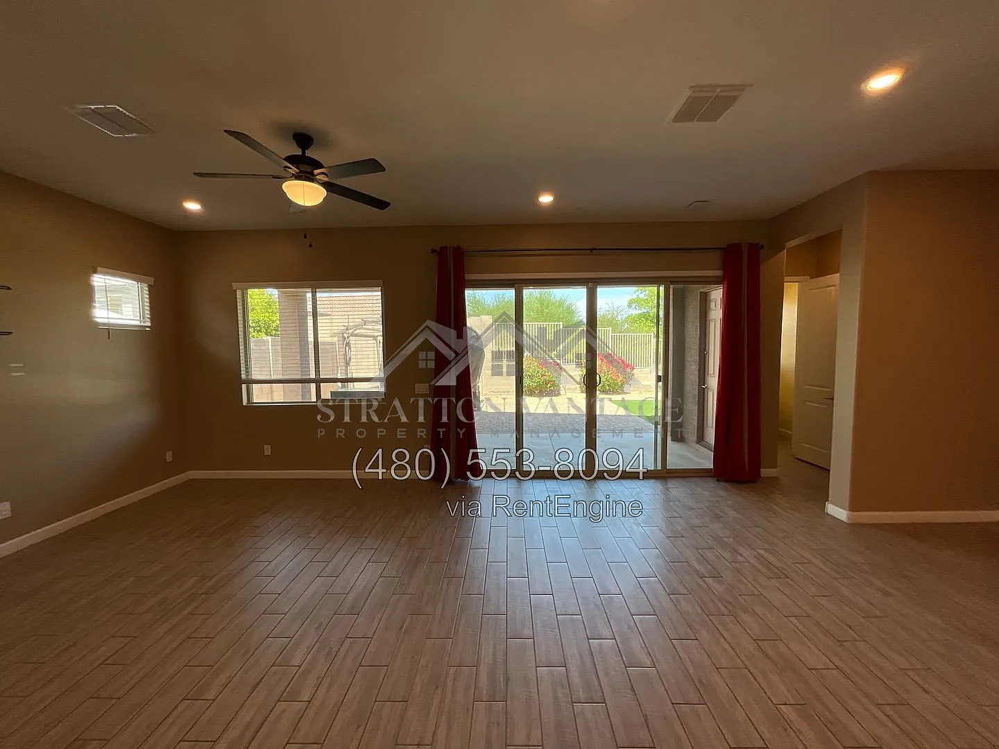4 bed, 2.5 bath, 2328 sqft, $2,195 — Photo 3