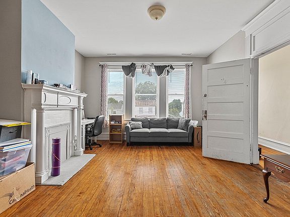 3rd image of 710 N 24th St APT 4