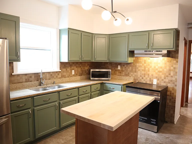 3071 N Avers Ave #1 — Photo 10