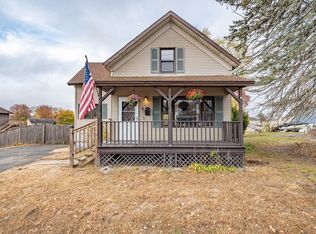 28 Royal St, Chicopee, MA 01020