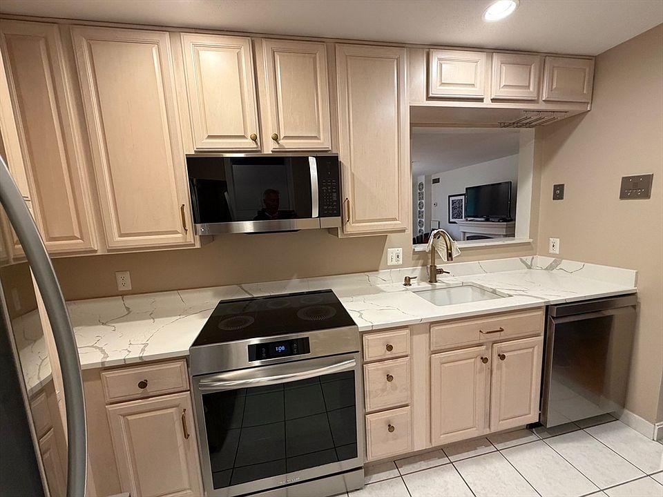 1st image of 269 Cambridge Rd APT 204