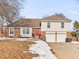 818 W 122nd Ter, Kansas City, MO 64145