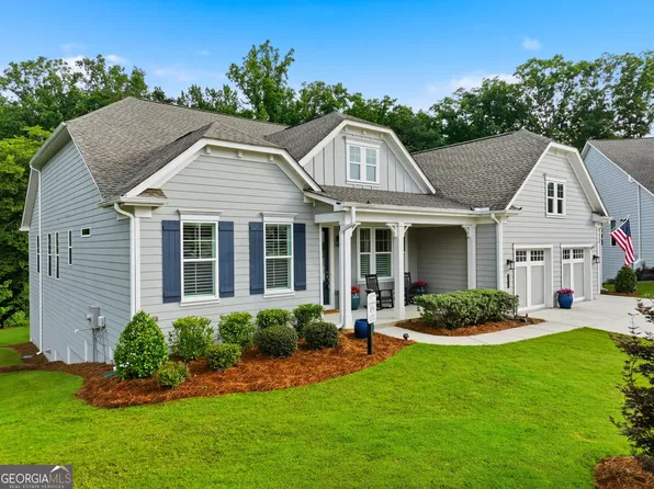386 Kentucky Ct, Hoschton, GA 30548
