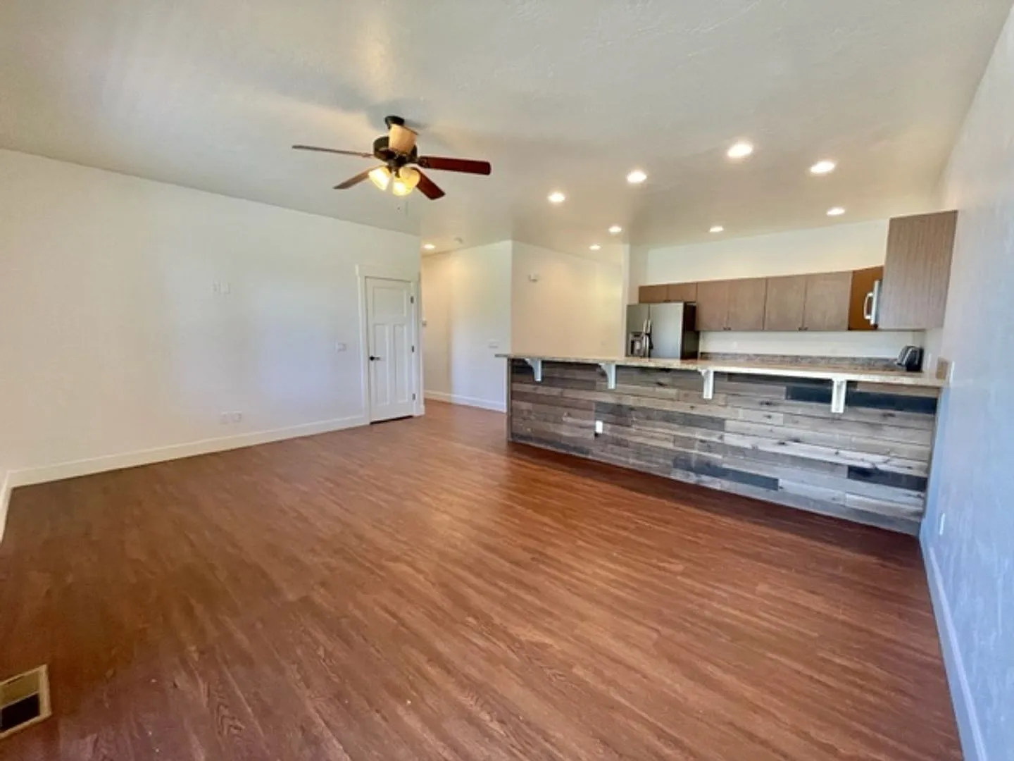 Beautiful 3BR/2BA Townhome Near Lake Pagosa $2,100/month — Photo 2