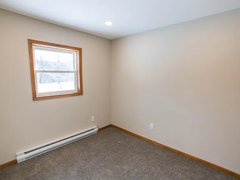 9640 Stony Hollow Dr — Photo 16