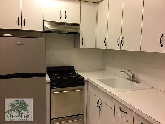 Rented by Oak Tree LLC | media 34