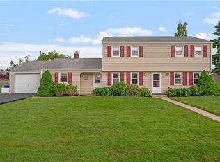 36 Hope Ln, Narragansett, RI 02882