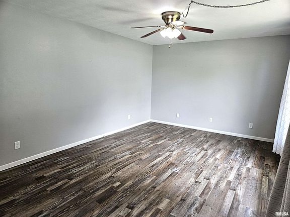 5th image of 409 W Memorial Dr