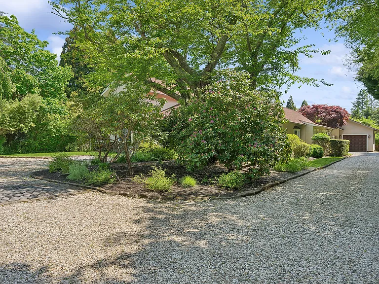 255 Moses Ln — Photo 31