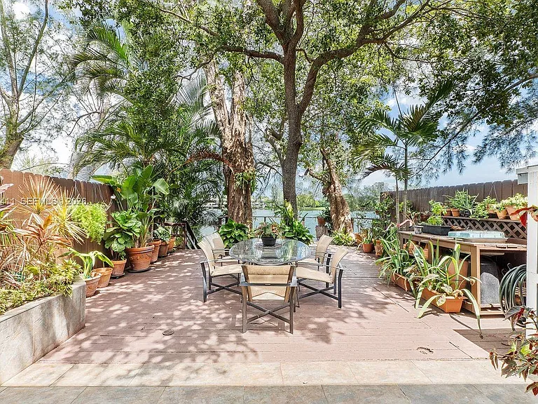 4905 SW 71st Pl — Photo 25