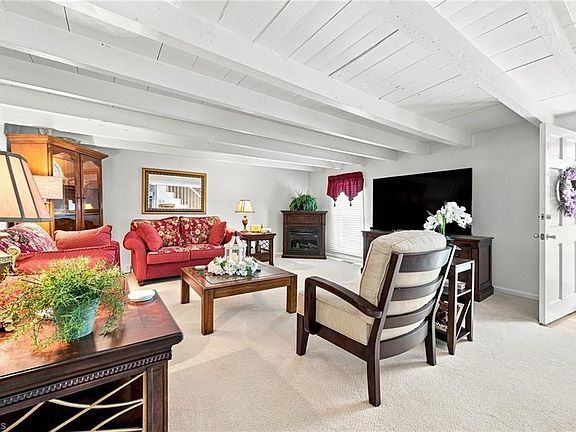 4th image of 1824 Binkley Rd