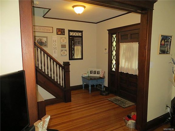 4th image of 127 Keil St