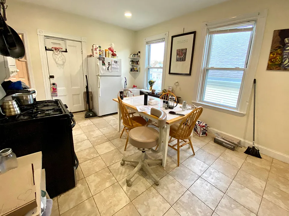 3 Oswald St #3F