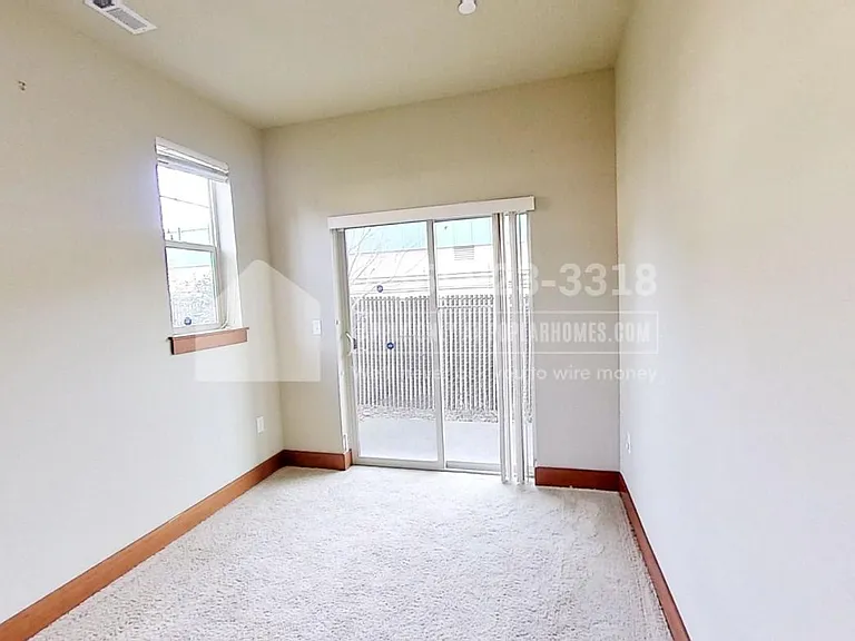 3800 NE 3rd Pl — Photo 16