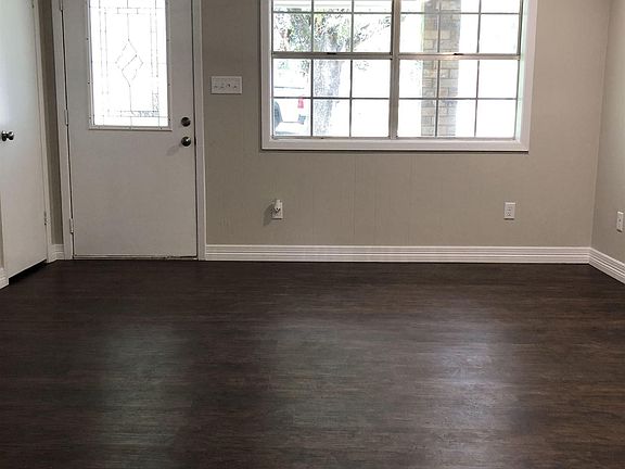 5th image of 215 Hillside Cir