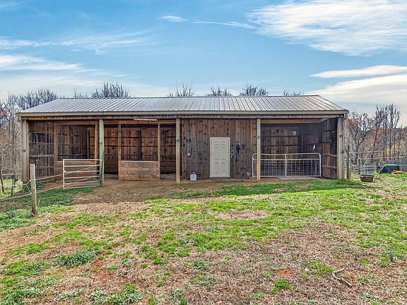 5th image of 230 Spring View Ln