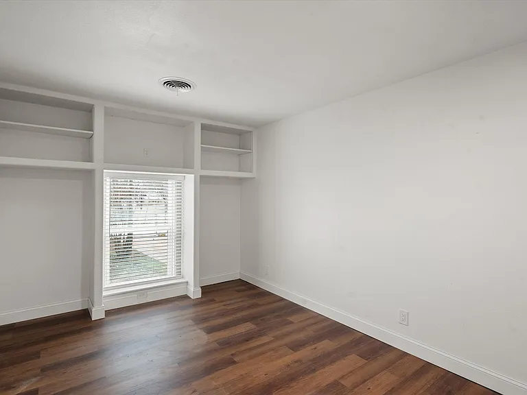 7420 Retta Mansfield Rd — Photo 3