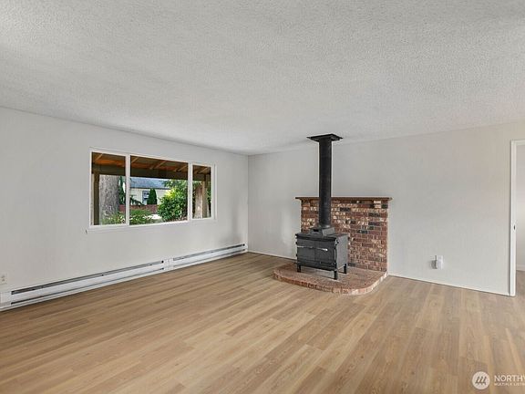 4th image of 128 Florence Street