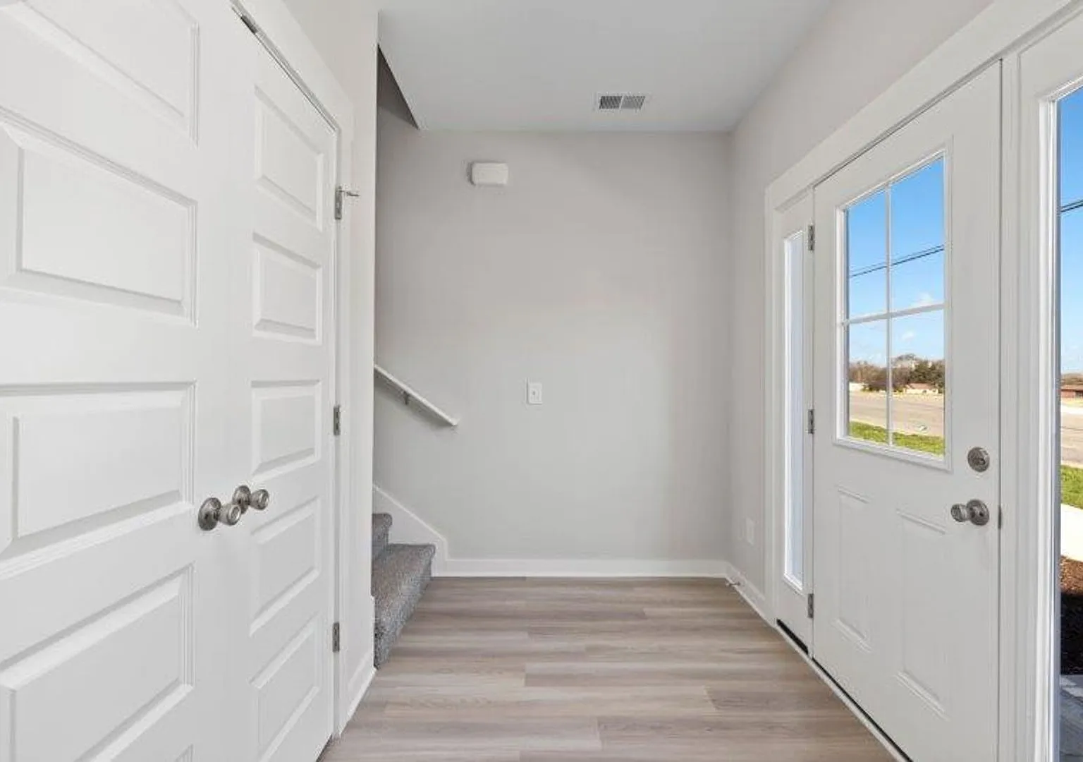 Stadium Townhomes — Photo 3
