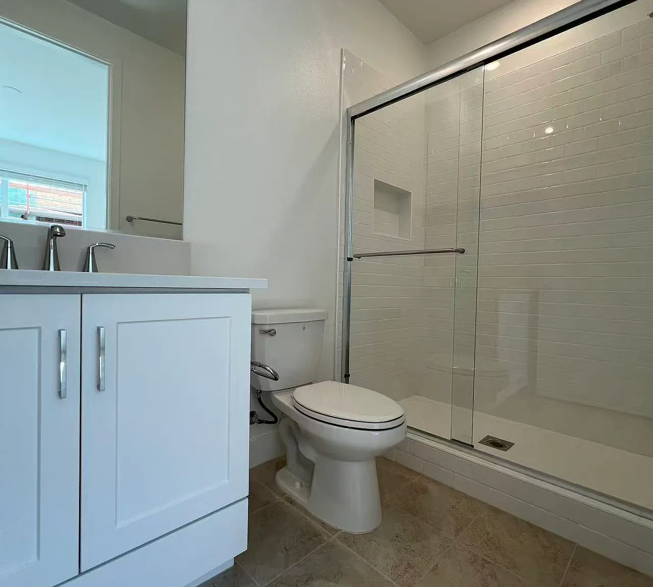 4 bed, 4.5 bath, 2206 sqft, $6,000 — Photo 4