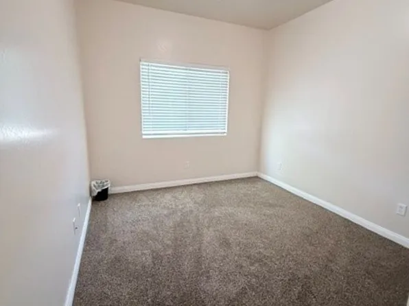 3603 Chisholm Trail Ave, Bakersfield, CA 93313