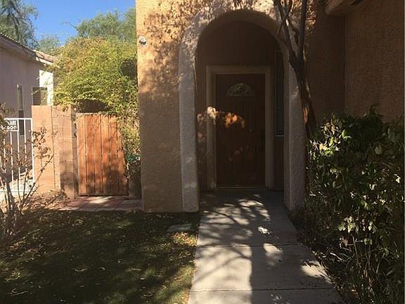 2nd image of 10784 Valencia Hills St