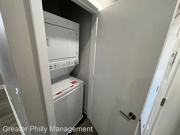 5th image of 4000 W Girard Ave APT 1B