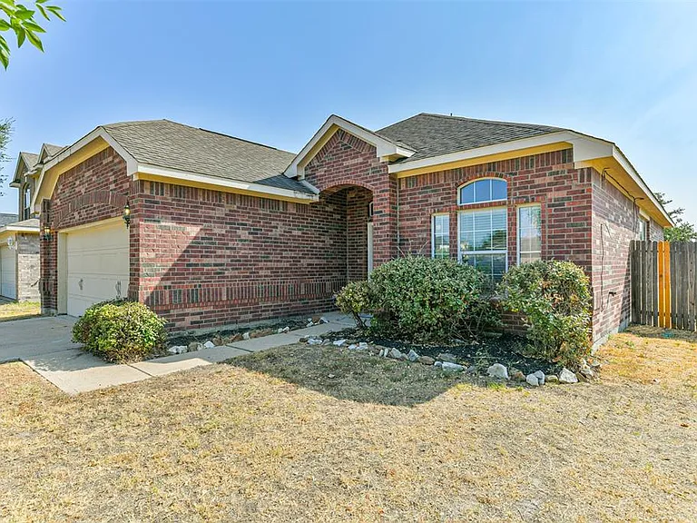 5802 Horse Prairie Dr — Photo 4