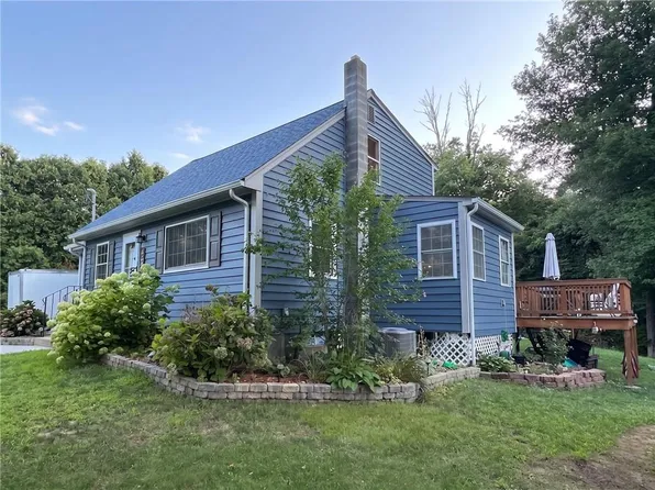 58 Red Oak Dr, Coventry, RI 02816