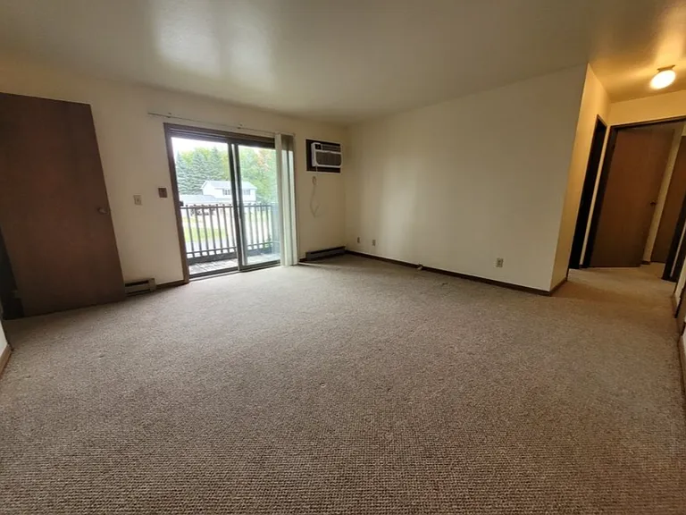 2129 Michelle Ct — Photo 3