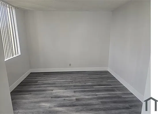 2830 Somerset Dr — Photo 1