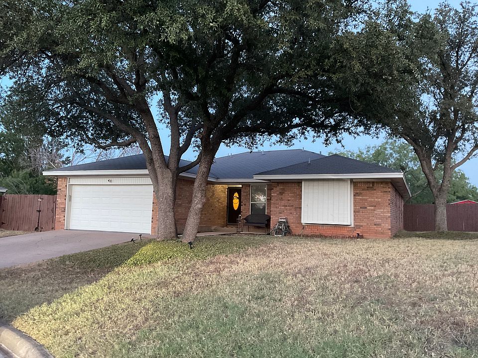 1st image of 8017 Weehunt Ct