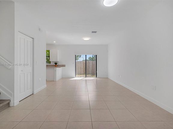 2nd image of 20913 NE 8th Ave #20913