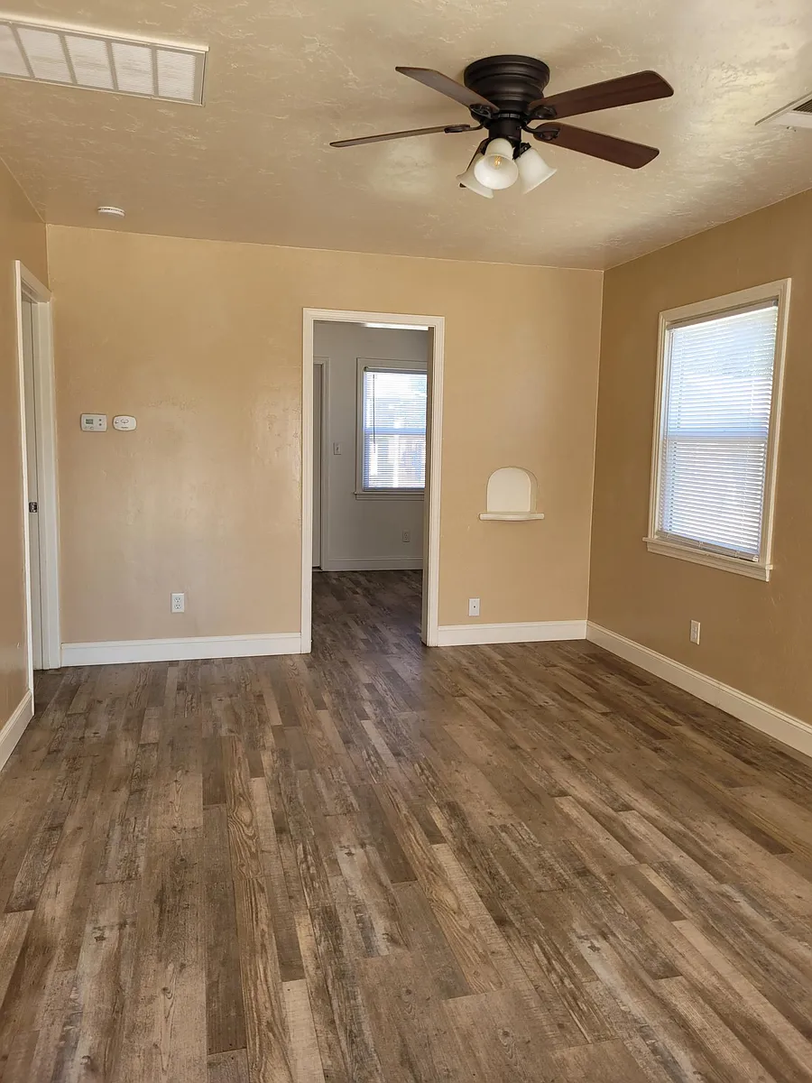Building Photo - 709 S Encina St #A