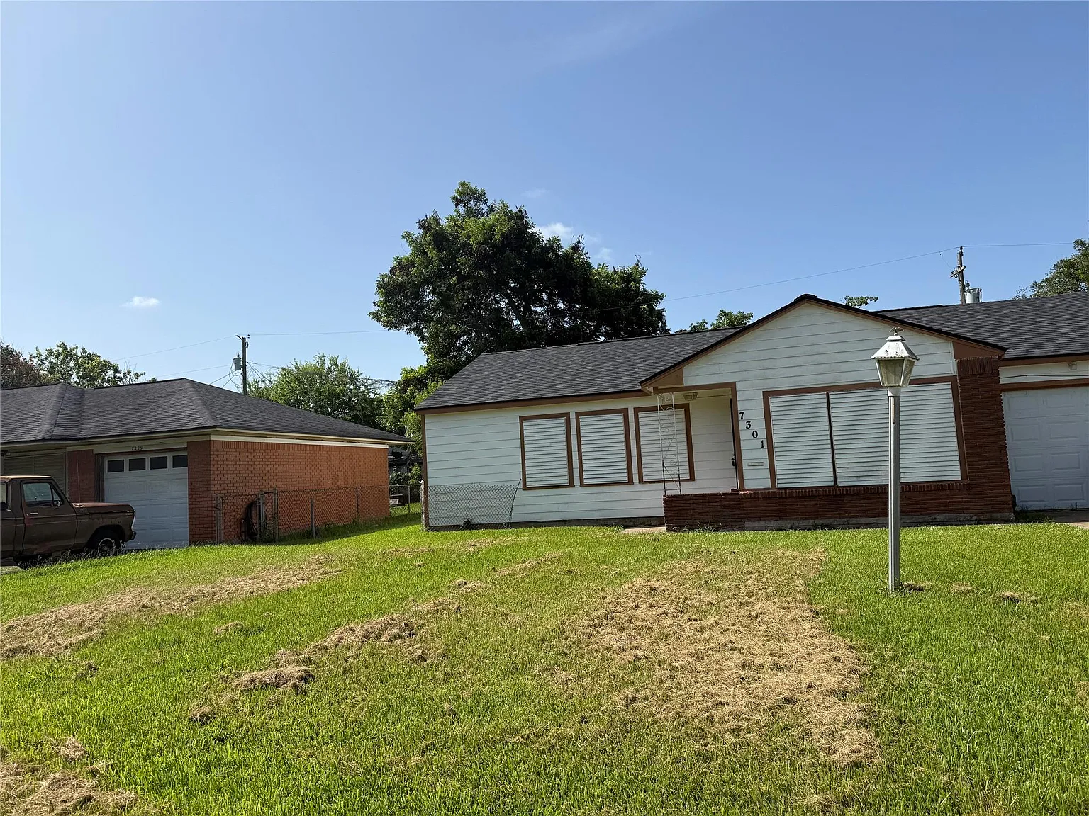 3 bed, 1.0 bath, 1071 sqft, $1,600 — Photo 1