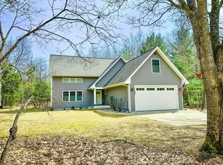 11955 Majestic Hills Ct, Roscommon, MI 48653