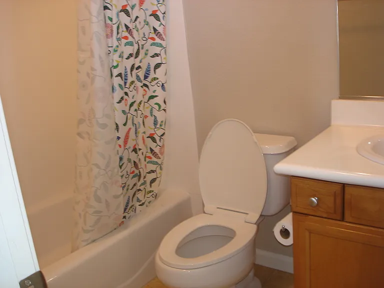 284 W Saint Francis Ave — Photo 6