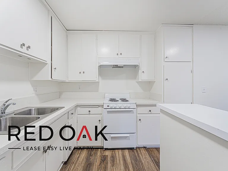 Kabir Apts (Montrose) — Photo 28