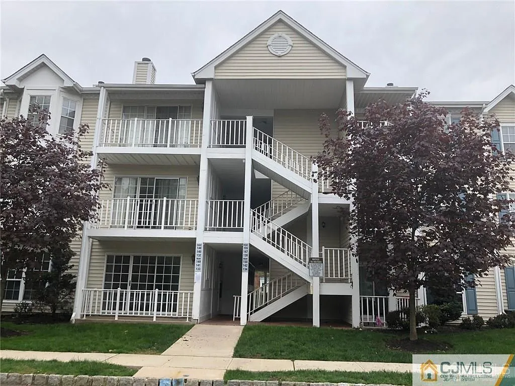 141 Darwin Ln photo 1