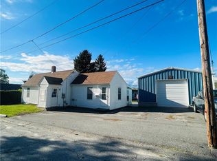 52 Chace Ave, Tiverton, RI 02878