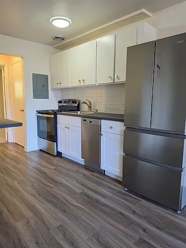 224 Bellevue Ave E #10 Photo 1