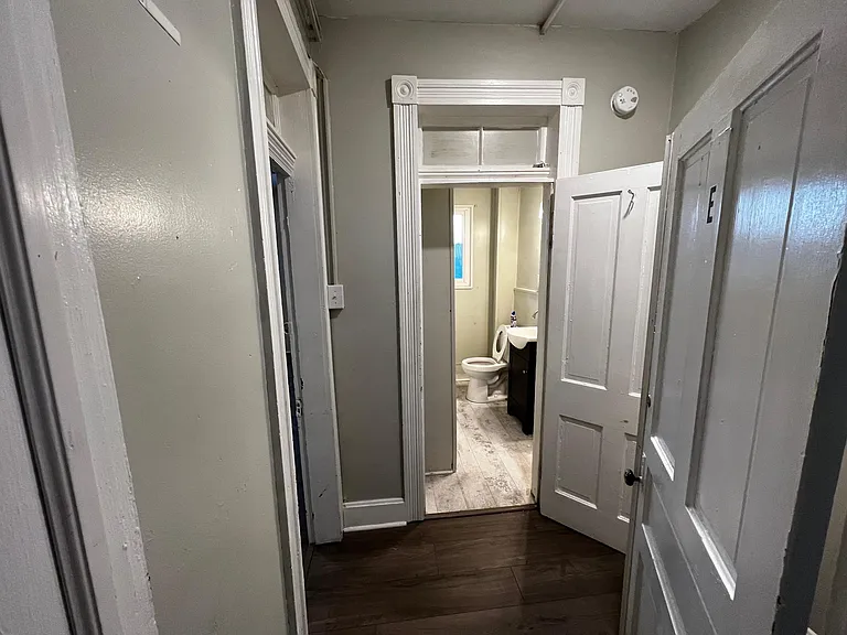 224 E Harrison St #E — Photo 6