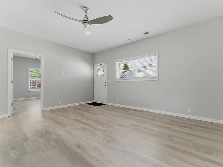 221 Brown St #A — Photo 8