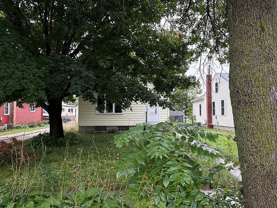 1st image of 117 4th St S
