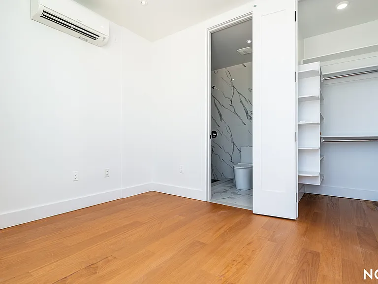 675 E 32nd St #26 — Photo 6