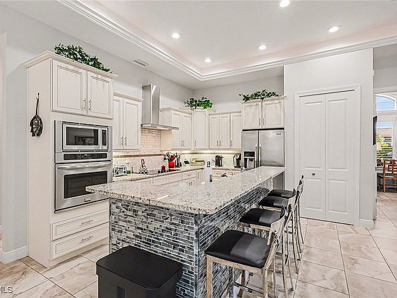 5th image of 4621 SW 17th Place Cpe