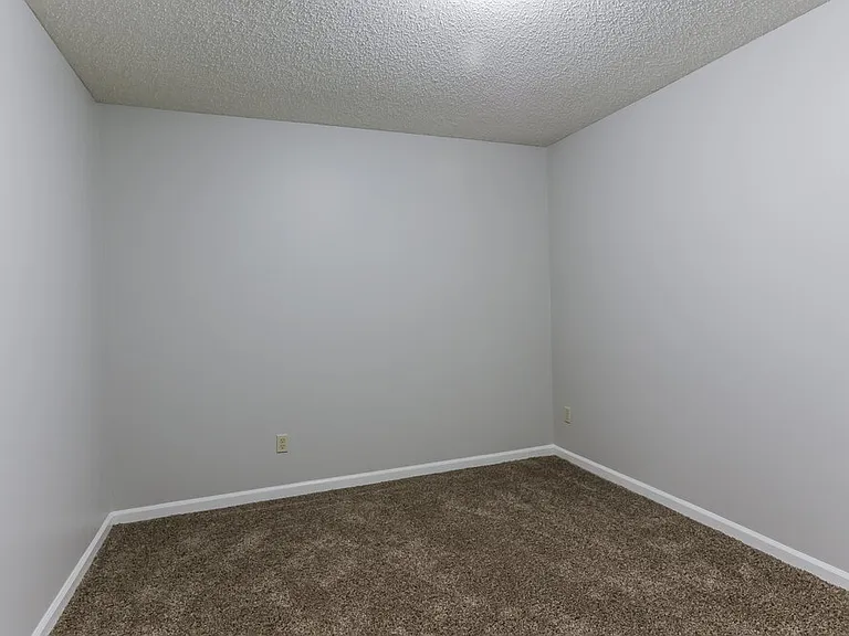 7007 Raleigh Lagrange Rd — Photo 10
