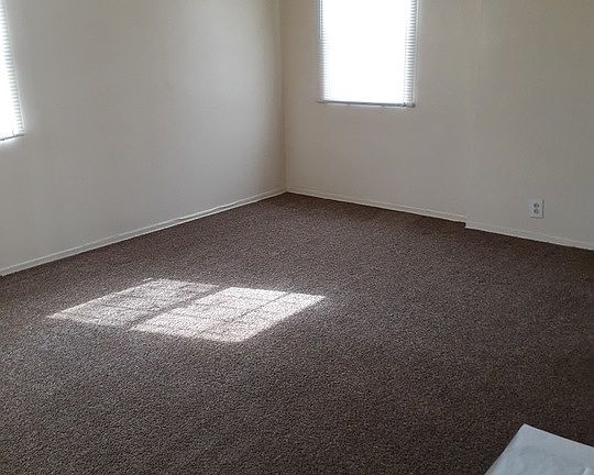 5th image of 2607 W 132nd St