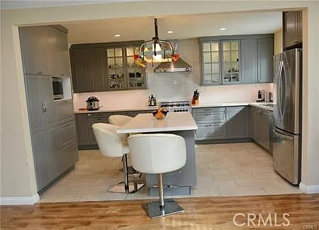 4439 Van Noord Ave — Photo 4